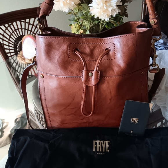 Absolutely stunning Frye bucket handbag " 11.5 H 12.5 W 4 D - Picture 1 of 8